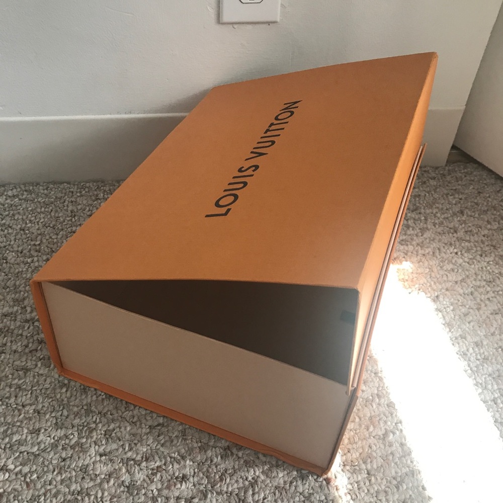 LOUIS VUITTON GIFT BOX - LARGE